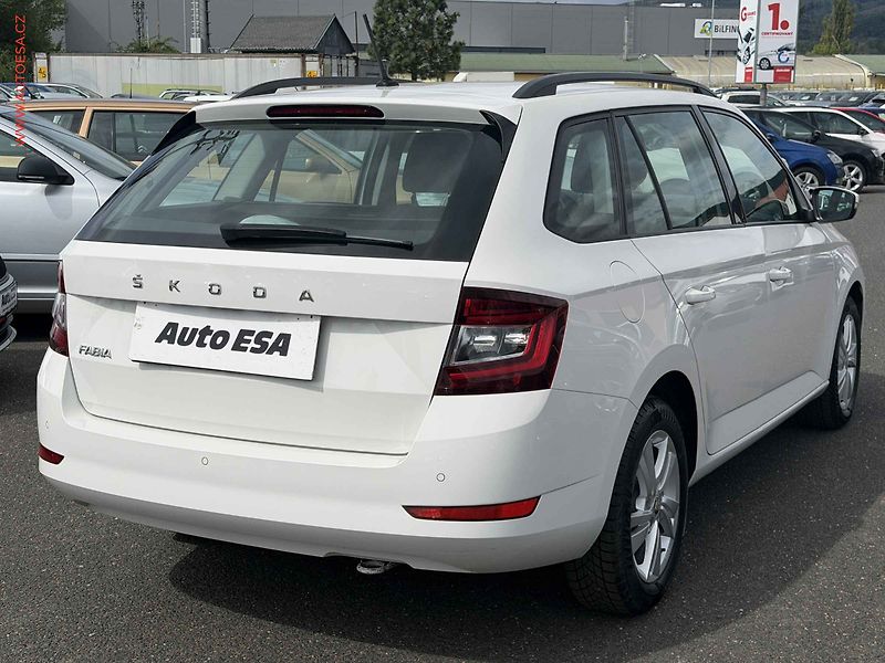 Škoda Fabia (2020) 1.0 TSi, 2.maj,ČR, Style - fotka 4 z 16