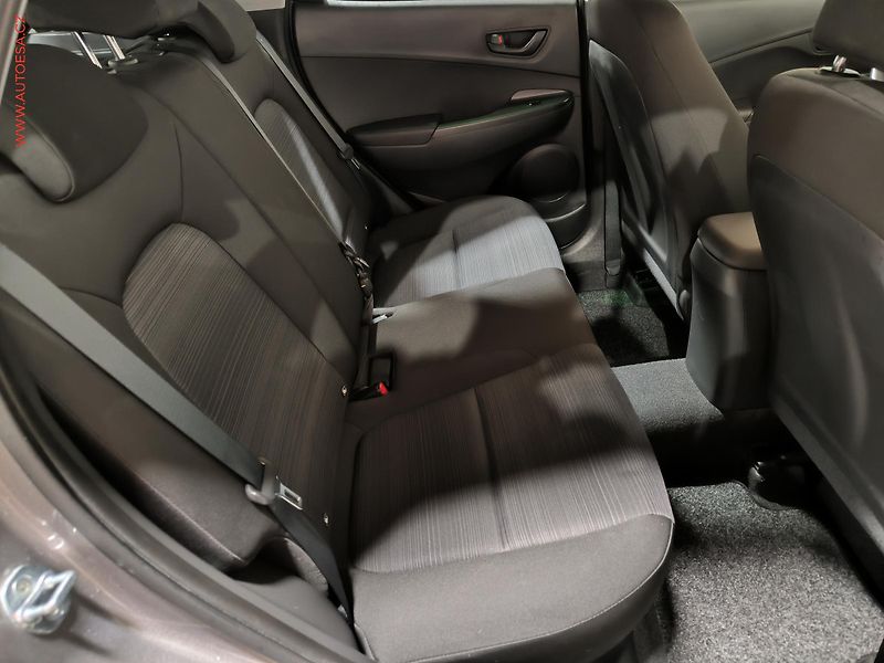 Hyundai Kona (2018) 1.0 T-GDi, LED, AC - fotka 11 z 17