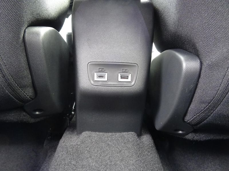 Peugeot 2008 (2026) ALLURE Hybrid 145k e-DCS6 - fotka 18 z 45