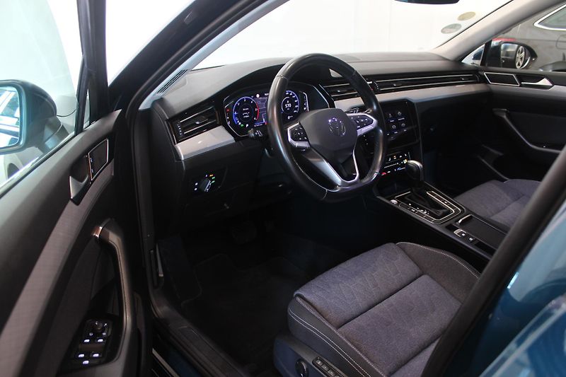 Volkswagen Passat (2023) 2.0TDI DSG Nez.Topení Matrix - fotka 14 z 39