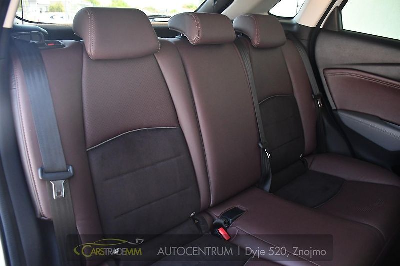 Mazda CX-3 2.0 G120 TAKUMI HUD - fotka 16 z 54