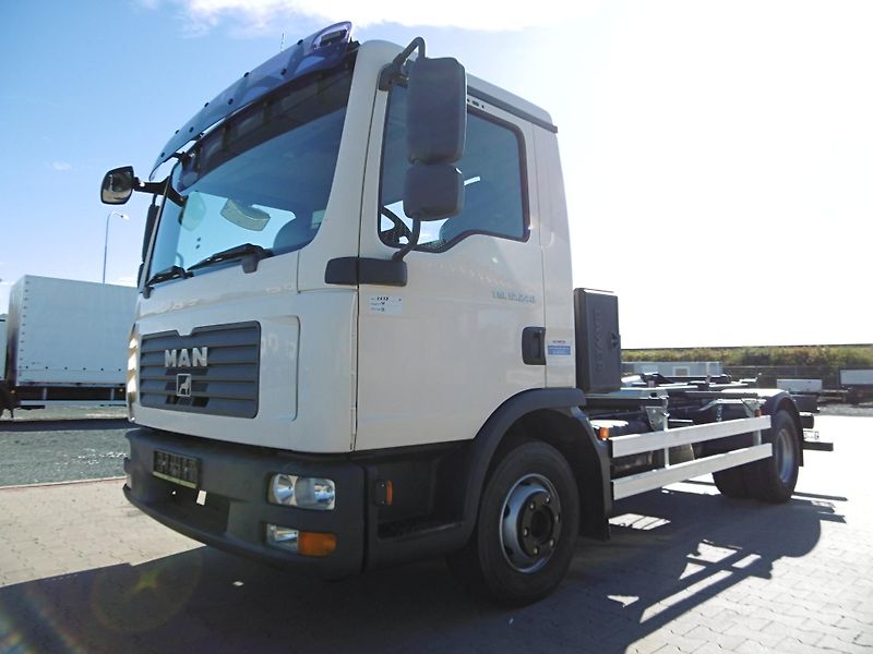 MAN TGL 12.240 nový 8t nosič kont.  - fotka 1 z 22