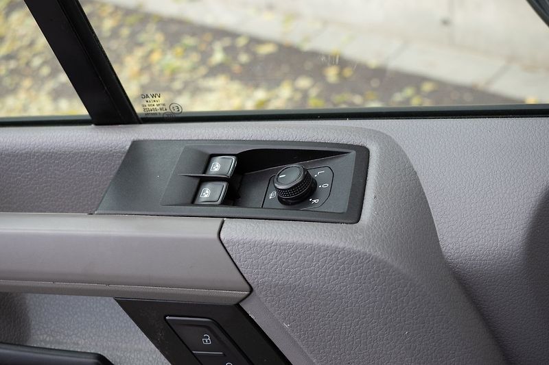 Volkswagen Crafter 2.0 TDI L2H2*MIRROR-LINK*DPH* - fotka 11 z 28