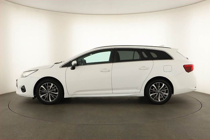Toyota Avensis (2015) 2.0 D-4D, Navi, Tempomat - fotka 3 z 14
