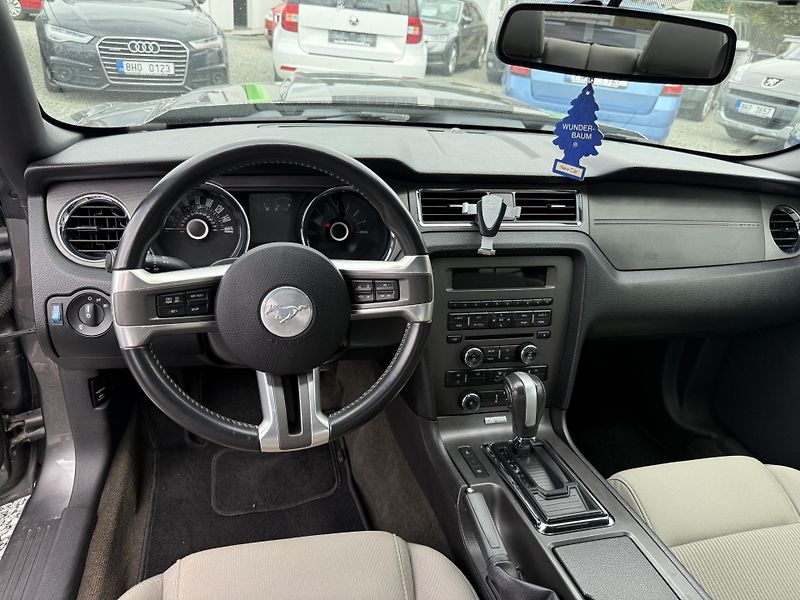 Ford Mustang (2013) 3.7 V6 - fotka 7 z 14