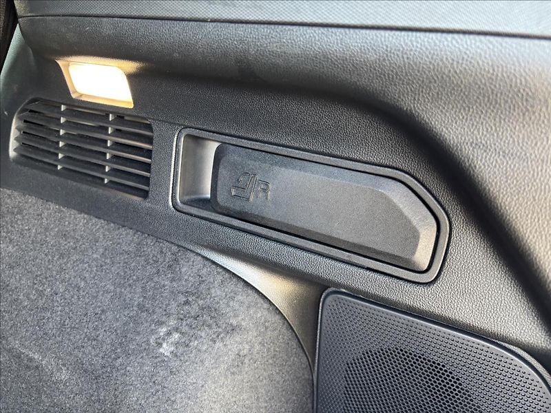 Ford Kuga 1,5 EcoBoost  111kW ST-Line X - fotka 15 z 49