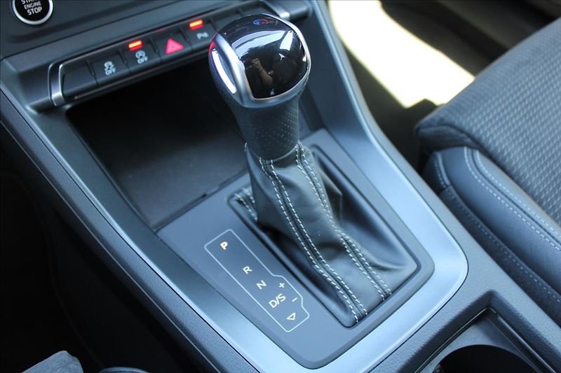 Audi Q3 2,0 TFSI  DPH,A/T,4x4,S-LINE - fotka 20 z 35