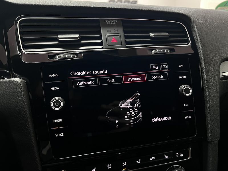 Volkswagen Golf GTI Performance 180 kW - fotka 33 z 50
