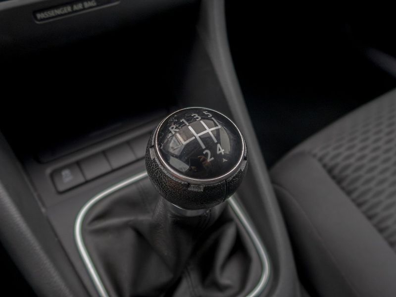 Volkswagen Golf (2012) 1.6TDI 77KW – SERVIS - fotka 20 z 46