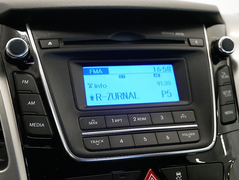 Hyundai i30 - fotka 18 z 23