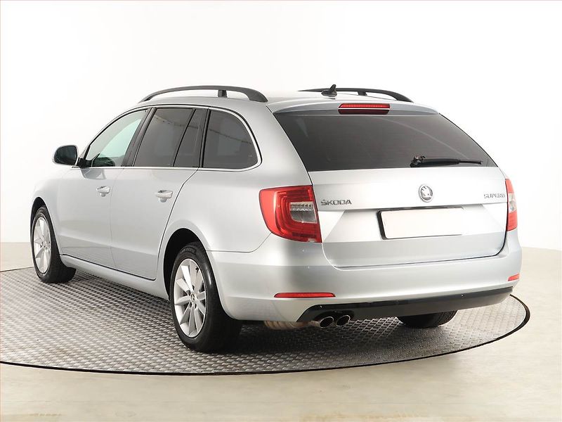 Škoda Superb (2014) Ambition 2.0 TDI, Navi - fotka 4 z 18