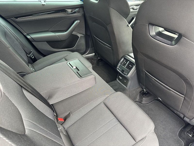 Škoda Octavia (2023) Combi 2.0 TDI DSG Sportline - fotka 9 z 36