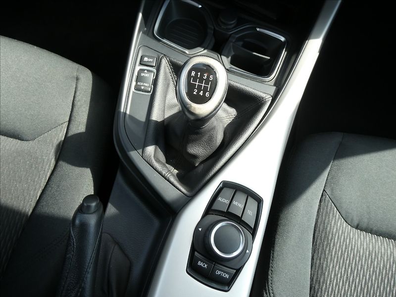 BMW Řada 1 1,5 116i 80kW koupeno v ČR - fotka 29 z 39