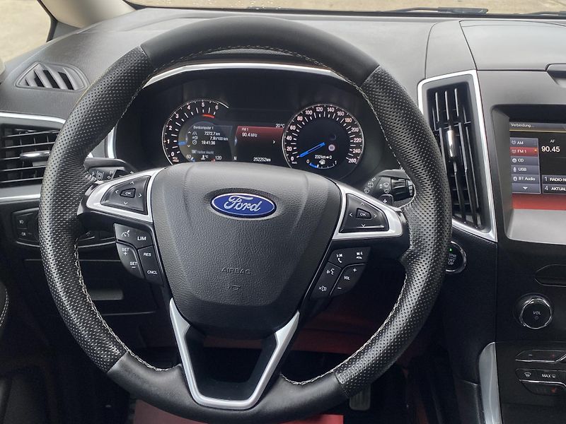 Ford Galaxy (2016) 2,0 TDCi - Panorama - Titanium - fotka 21 z 49
