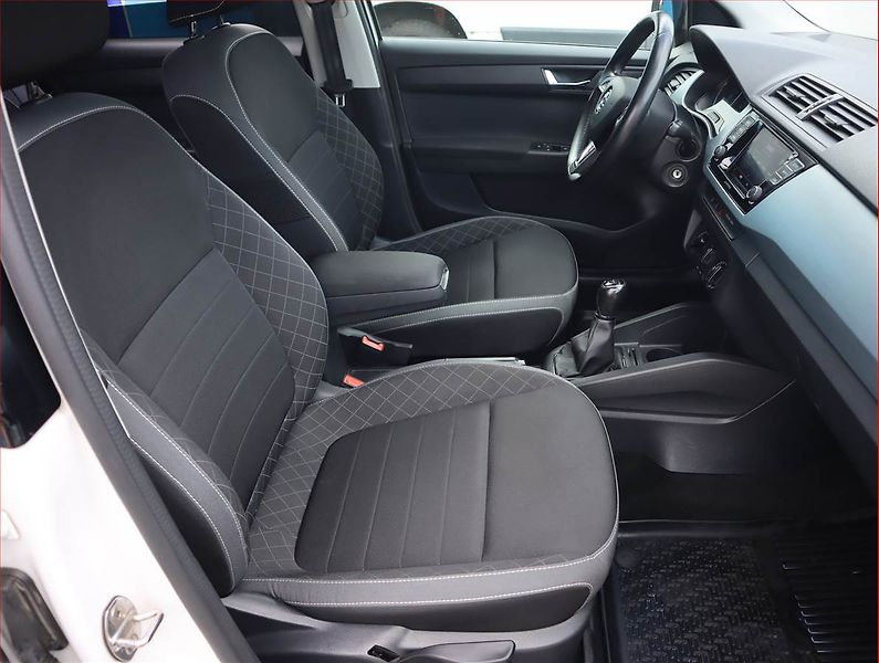 Škoda Fabia (2019) Ambition Plus 1.0 TSI - fotka 9 z 19