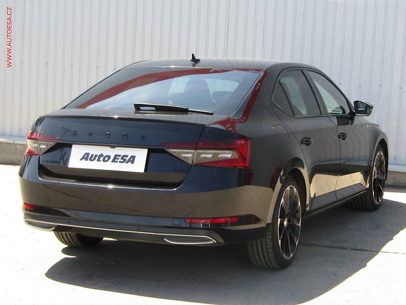 Škoda Superb (2022) 2.0 TDi 4x4, ČR, SportLine - fotka 4 z 27