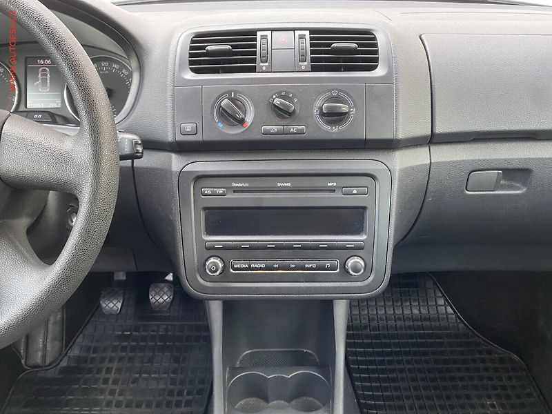 Škoda Roomster (2011) 1.2 TSi, ČR, Ambition, park. - fotka 12 z 14