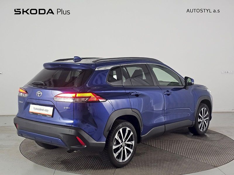 Toyota Corolla Cross (2024) 1.8HEV 140k STYLE TECH - fotka 2 z 23