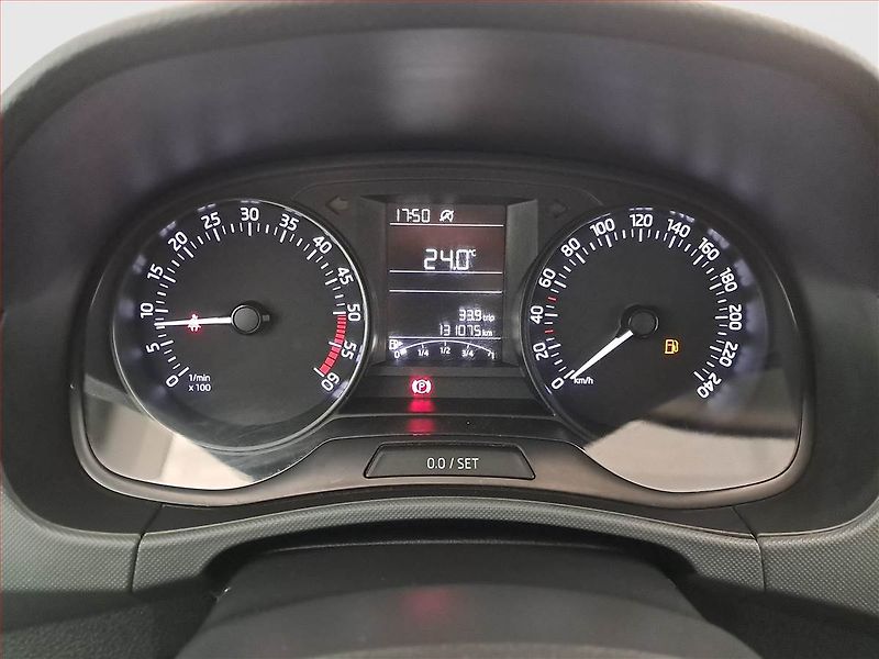 Škoda Fabia (2015) 1.4 TDI, Serv.kniha - fotka 11 z 15
