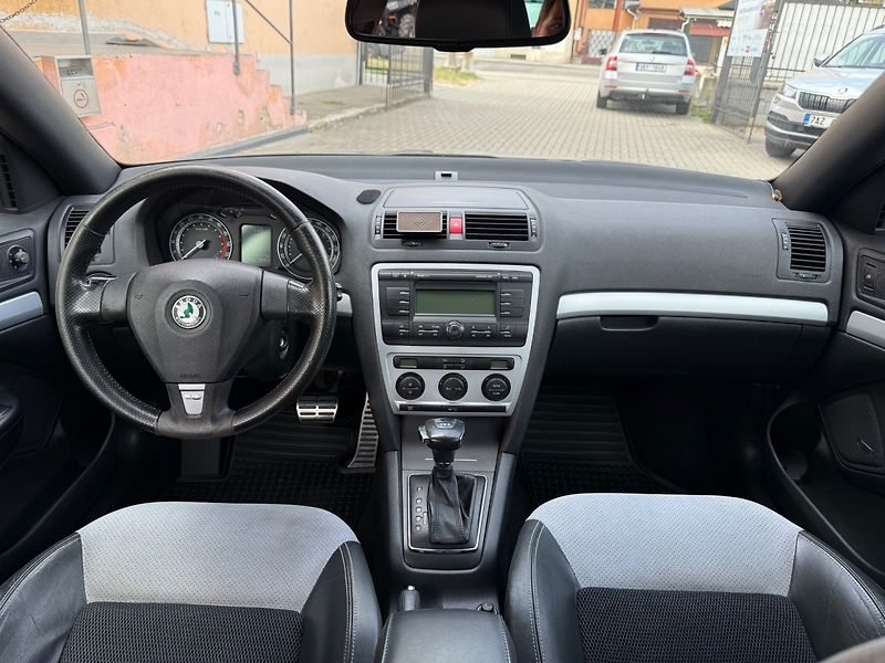 Škoda Octavia (2008) 2.0 TDI RS DSG ! CR ! - fotka 8 z 20