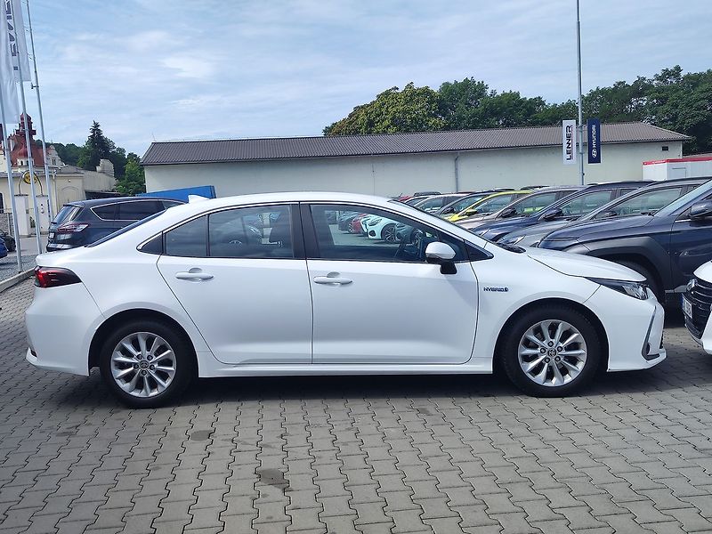 Toyota Corolla 1.8 HEV/90kW Comfort AT - fotka 4 z 27