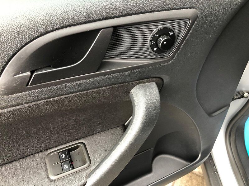 Škoda Yeti (2013) 2.0 TDi 4x4, tažné - fotka 20 z 38