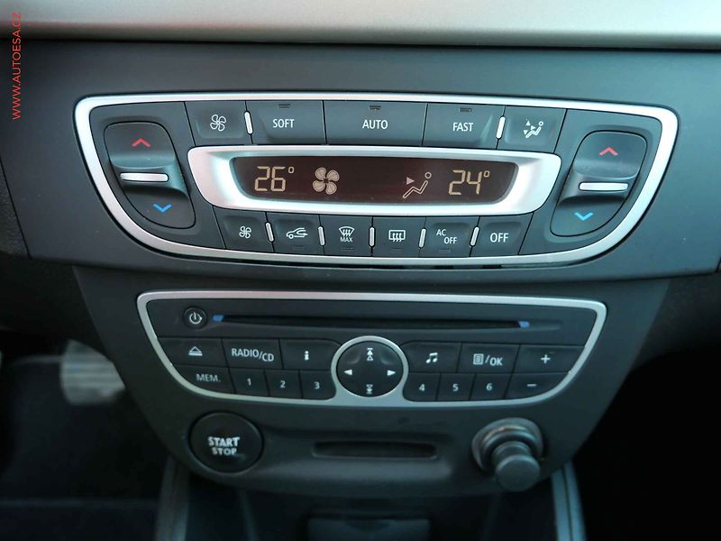Renault Fluence (2013) 1.6i 16V, ČR, Techno - fotka 18 z 19