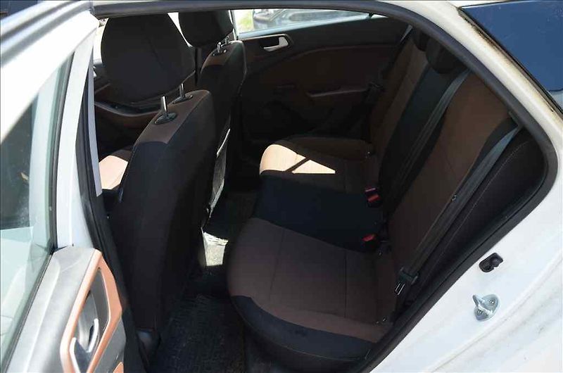 Hyundai i20 (2015) 1,2 - fotka 20 z 24