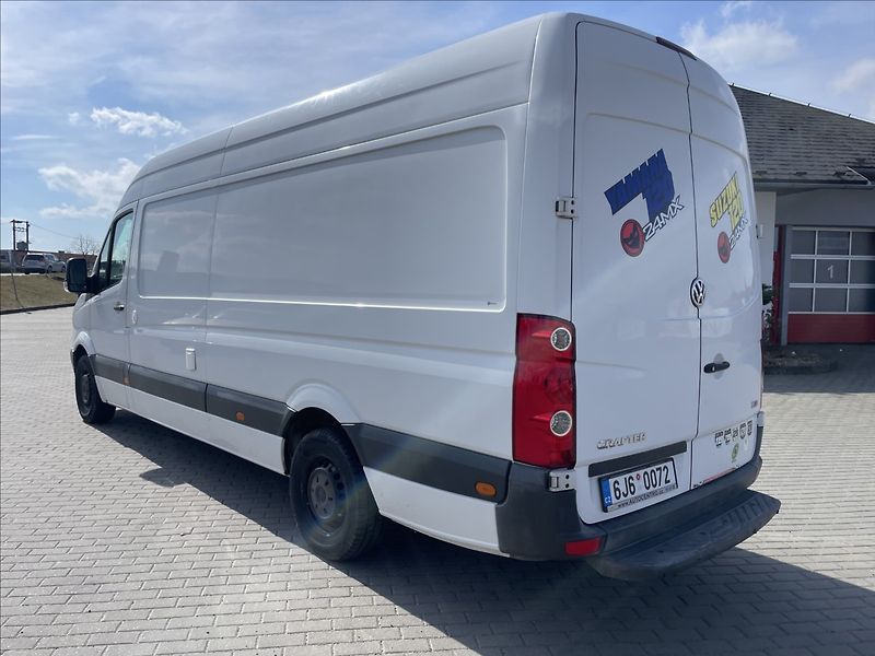 Volkswagen Crafter 2,0 TDi 120kw polointegrovaný - fotka 37 z 42