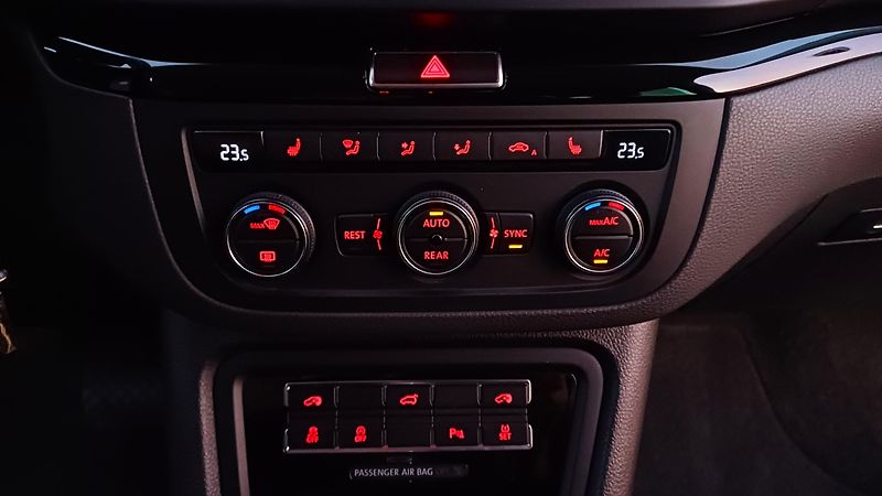 Volkswagen Sharan (2019) TDI 130kW 4Motion 7.míst-DPH - fotka 38 z 50