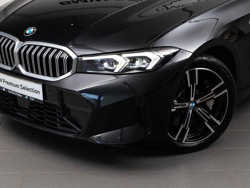 BMW Řada 3 330i xDrive Touring - fotka 7 z 20