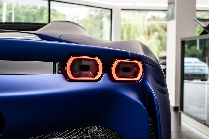 Ferrari SF90 Spider Tailor Made - fotka 23 z 27