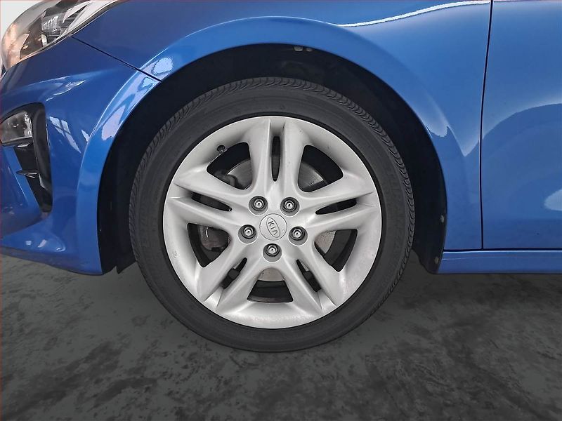 Kia Ceed (2018) 1.4 T-GDI, Automat, Navi - fotka 15 z 19