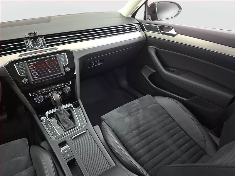 Volkswagen Passat (2016) 2.0 TDI, Automat, Kůže - fotka 8 z 19