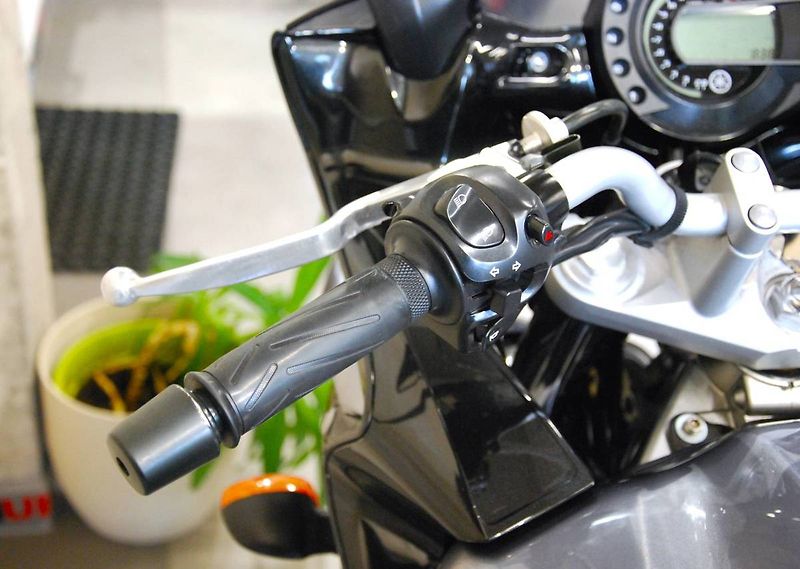 Yamaha FZ 6 S Fazer (2008) FZ6 S - nové pneu, hezký stav, - fotka 10 z 20