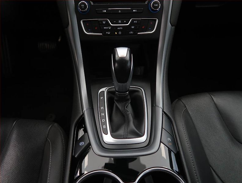 Ford Mondeo (2016) 2.0 EcoBoost, Automat, Kůže - fotka 13 z 26