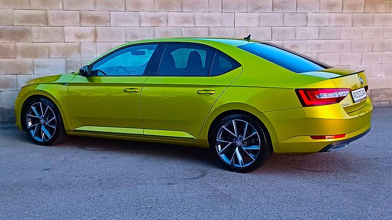 Škoda Superb 140kW TDI 4x4 SPORTLINE - fotka 5 z 47