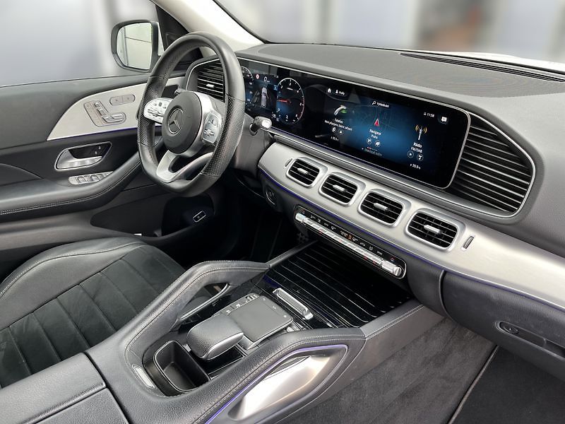 Mercedes-Benz GLE 300d 4MATIC AMG Line - fotka 19 z 21