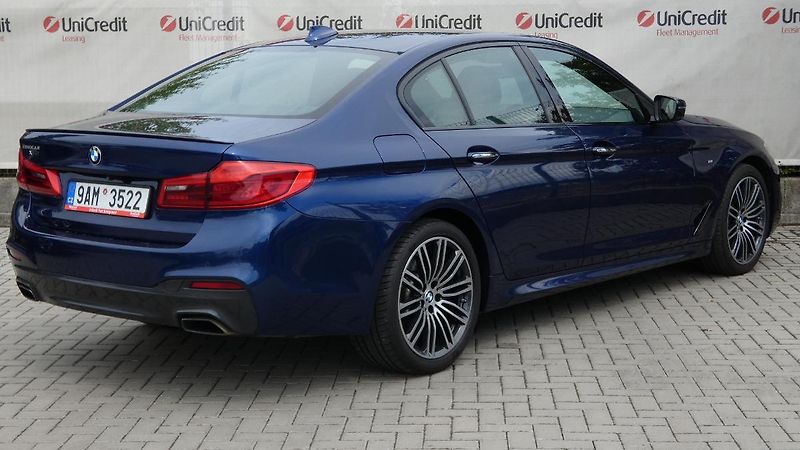 BMW Řada 5 540d xDrive M Sport - fotka 3 z 26