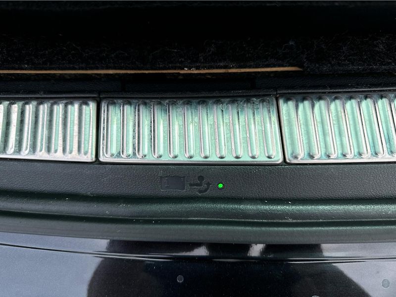 Škoda Superb Sportline 2.0 TDI DSG 4x4 - fotka 21 z 30