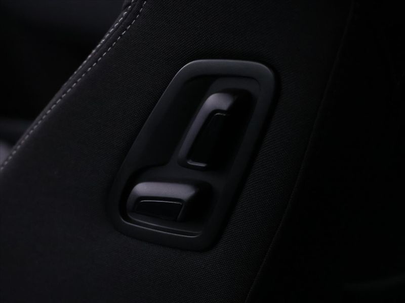 Škoda Superb 2.0 TDI DSG Style Navi LED - fotka 25 z 32