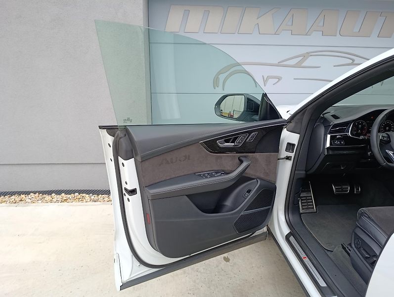 Audi Q8 50TDI S-LINE NIGHT ČR DPH - fotka 29 z 36