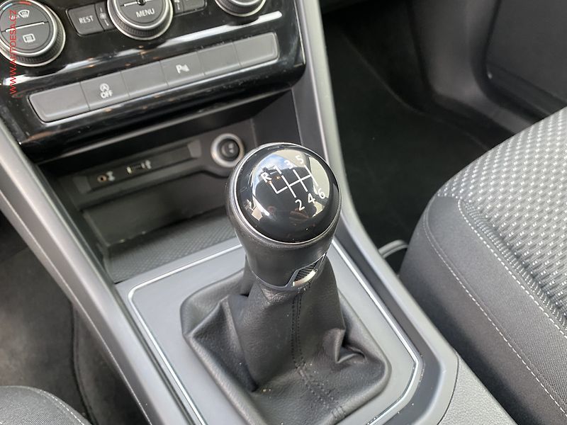 Volkswagen Touran (2017) 1.6 TDi, STK11/27 - fotka 16 z 19