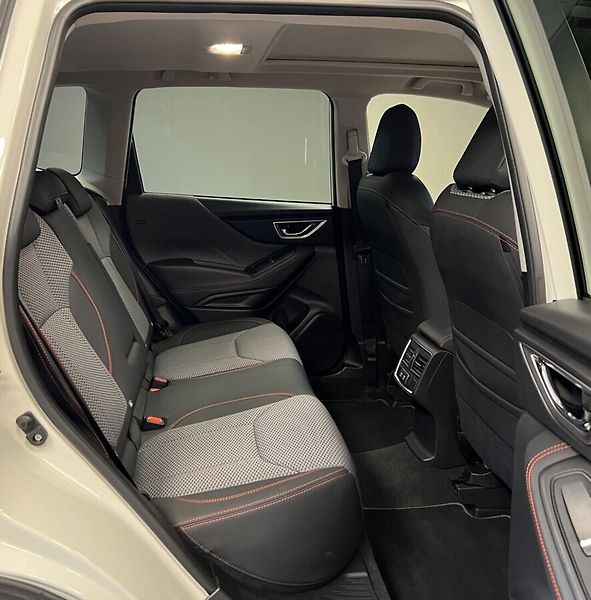 Subaru Forester 2.0 e-BOXER SPORT Lineartronic - fotka 16 z 21
