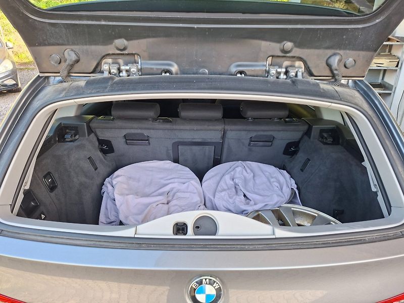 BMW Řada 3 (2010) 320d 105kW 6MAN -NAVI-SENZORY - fotka 34 z 42