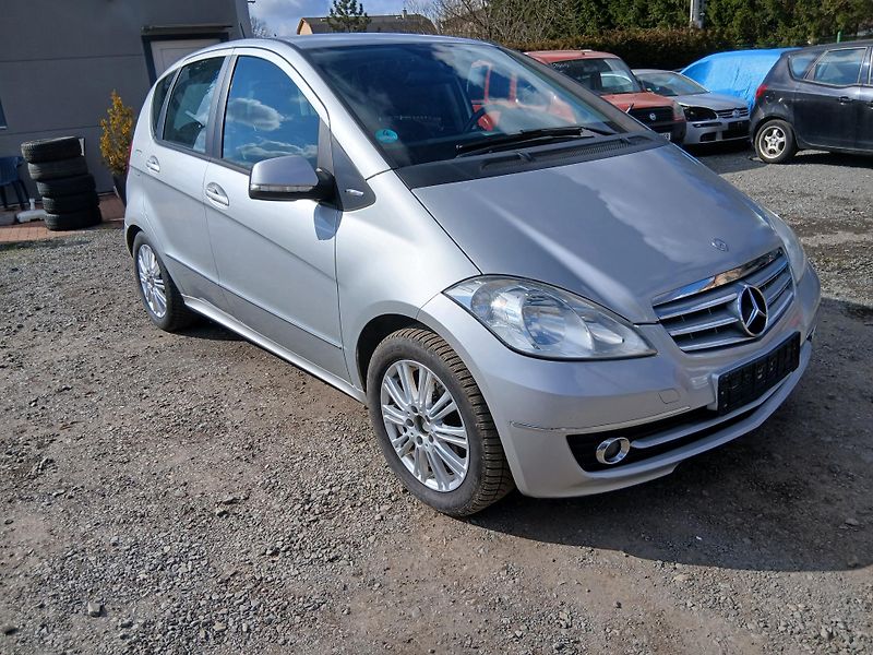 Mercedes-Benz Třídy A 180 CDI, automat, facelift - fotka 5 z 31