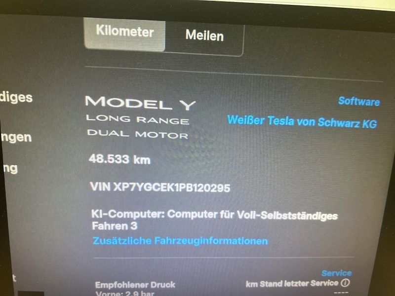Tesla Model Y ZAMLUVENO ! - fotka 4 z 4