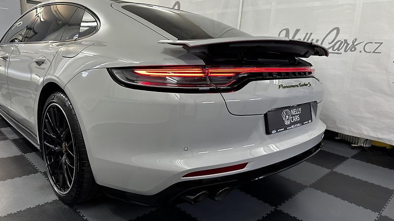 Porsche Panamera TURBO S E-HYBRID 700 koní - fotka 18 z 51
