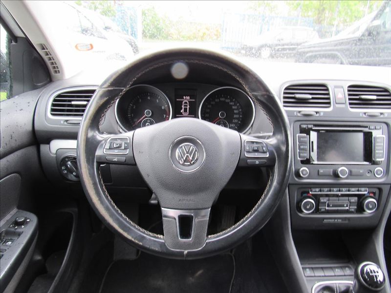 Volkswagen Golf 1,2 TSI 77kW Variant BlueMotio - fotka 12 z 29