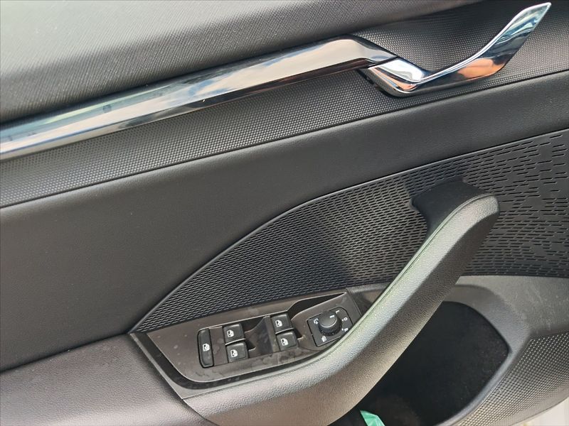 Škoda Octavia 2,0 TDI Ambition - fotka 11 z 11